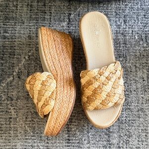 ☀️🌴NEW Chocolat Blu Braided Wedge Slide Sandals in Natural